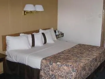 Canadas Best Value Inn YYC Motel