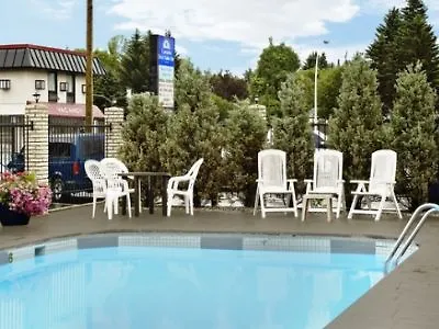 Canadas Best Value Inn YYC Motel